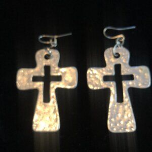 Rustic Hammered Cross Earrings – Silver Tone Dangle Boho Faith Western Style